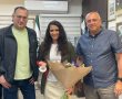 המדליסטית האולימפית מגבעתיים בביקור בלשכת ראש העיר