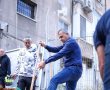 נערכים לחג בצל המלחמה: תגבור ניקיון העיר, שתילת עצים ופרחים עונתיים וחלוקת תווי מזון