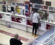 "זה שוד, תביא את כל הכסף שיש לך במגירה": כתב אישום נגד אדם שביצע שוד בדואר ופגע בסניף בנק