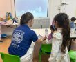 מי דואג לילדים של העובדים החיוניים?